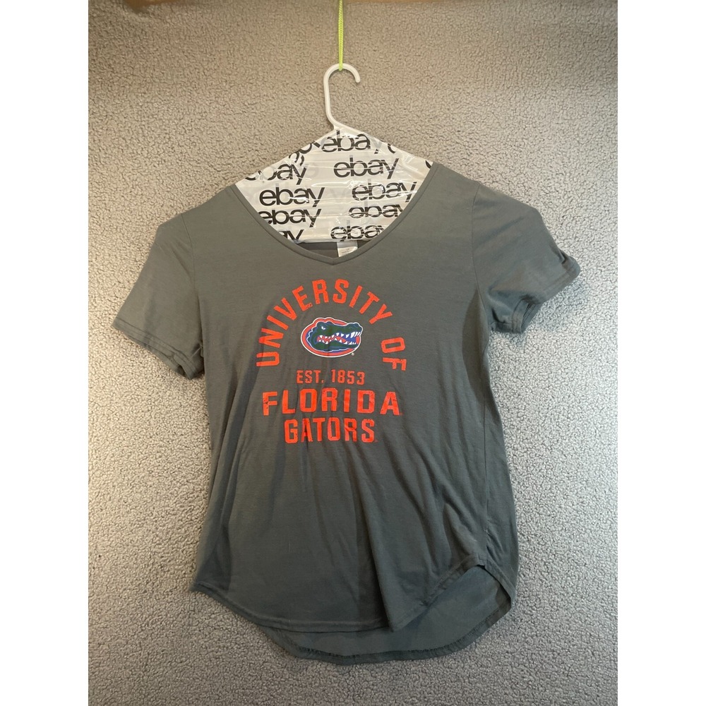FLORIDA GATORS SHIRT- WOMENS SHORT SLEEVE V NECK SIZE LARGE CREATIVE APPAREL